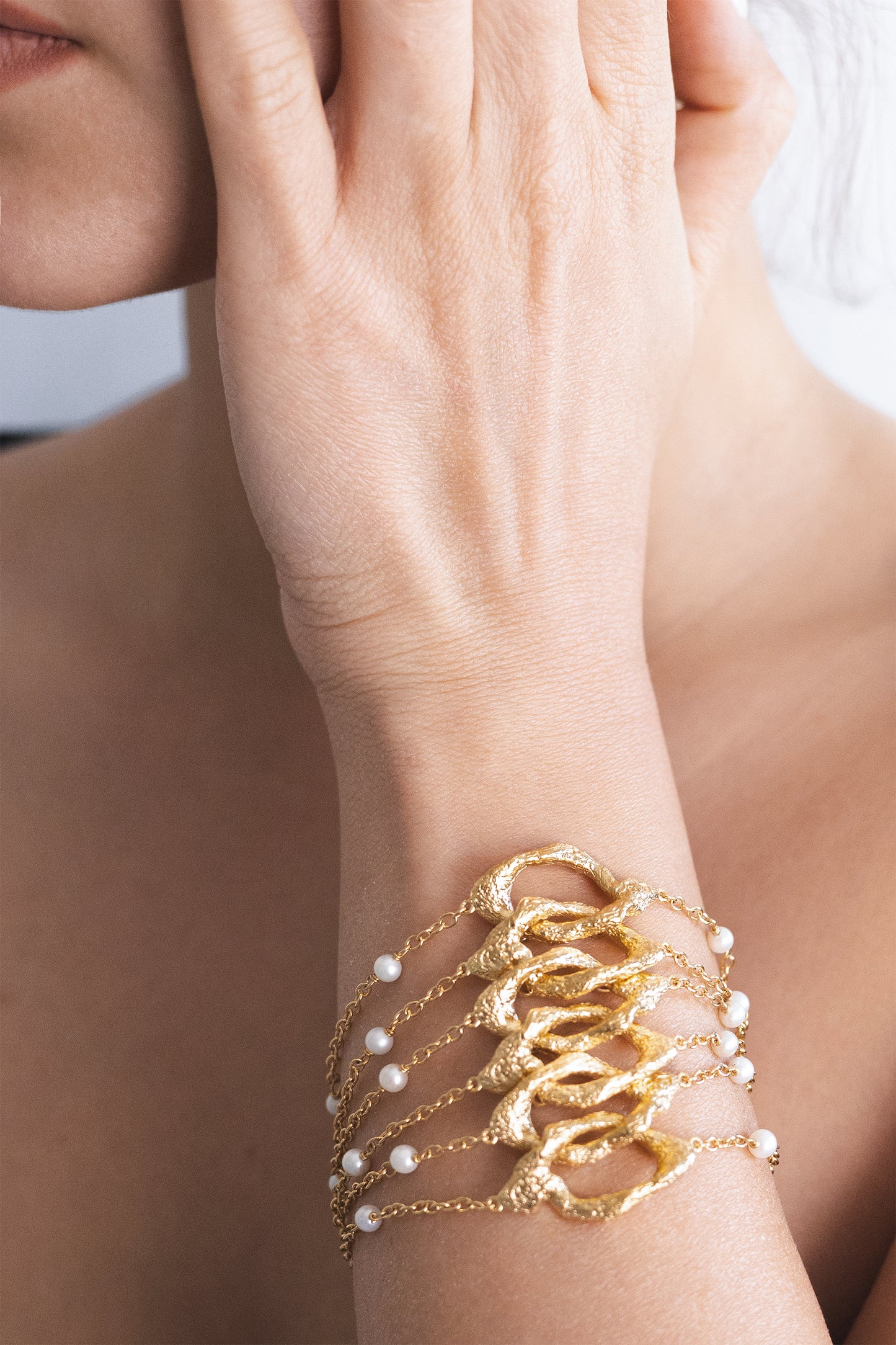 Aphrodite cuff
