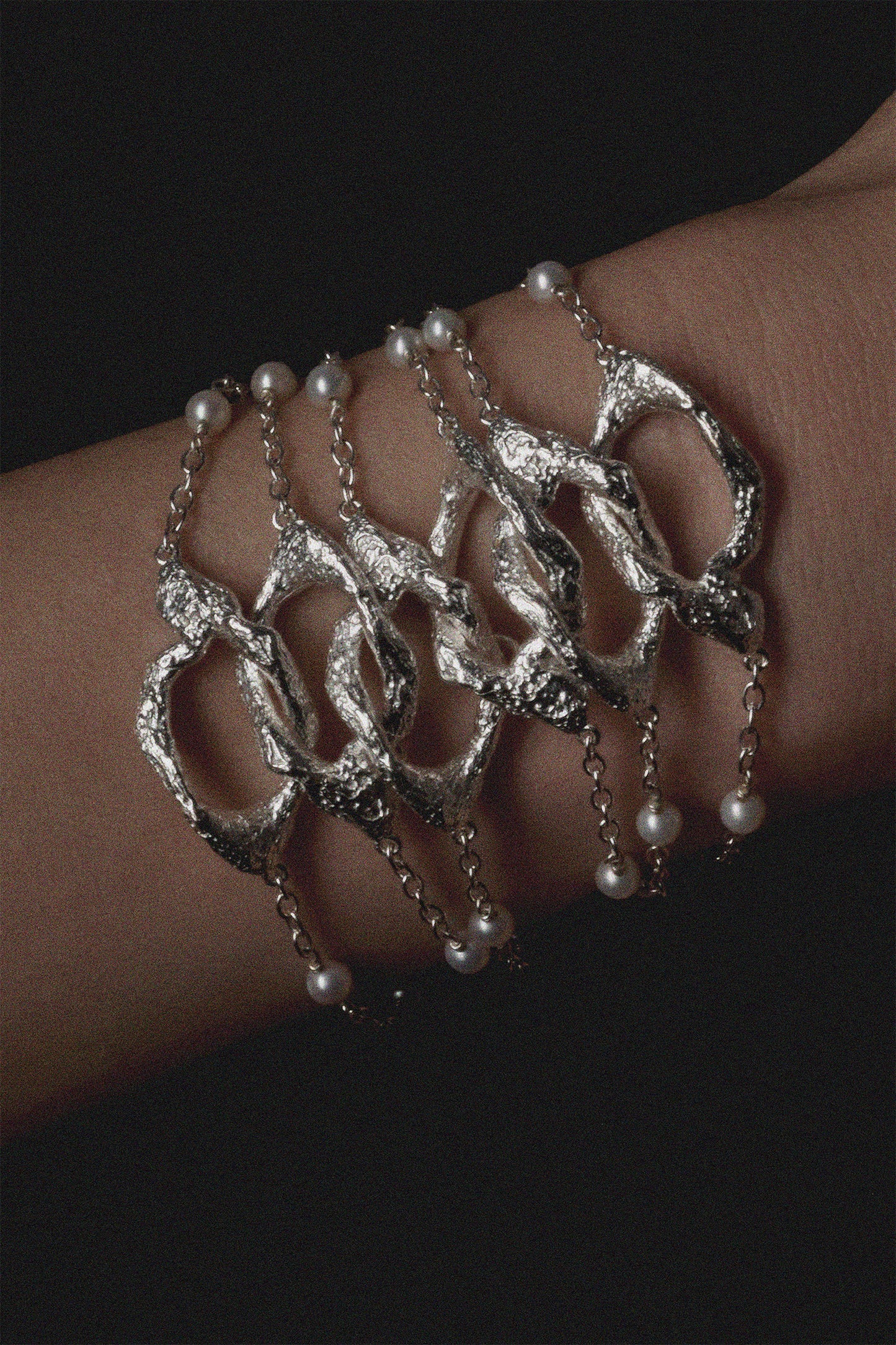 Aphrodite cuff
