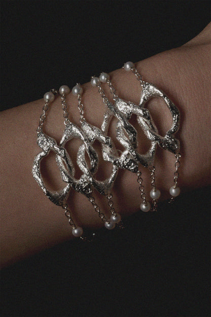 Aphrodite cuff