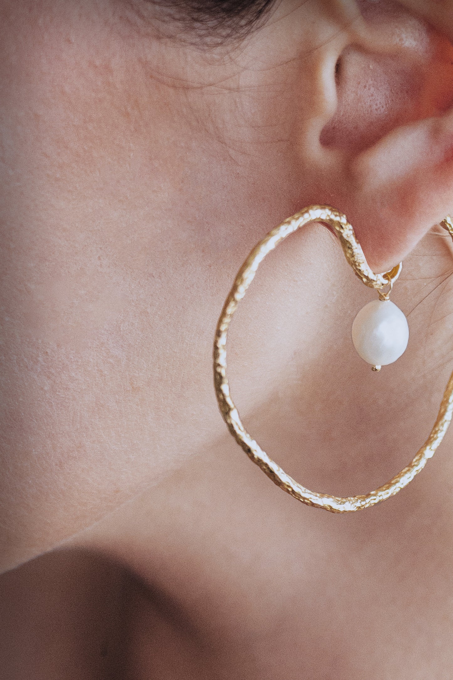 Aphrodite hoops