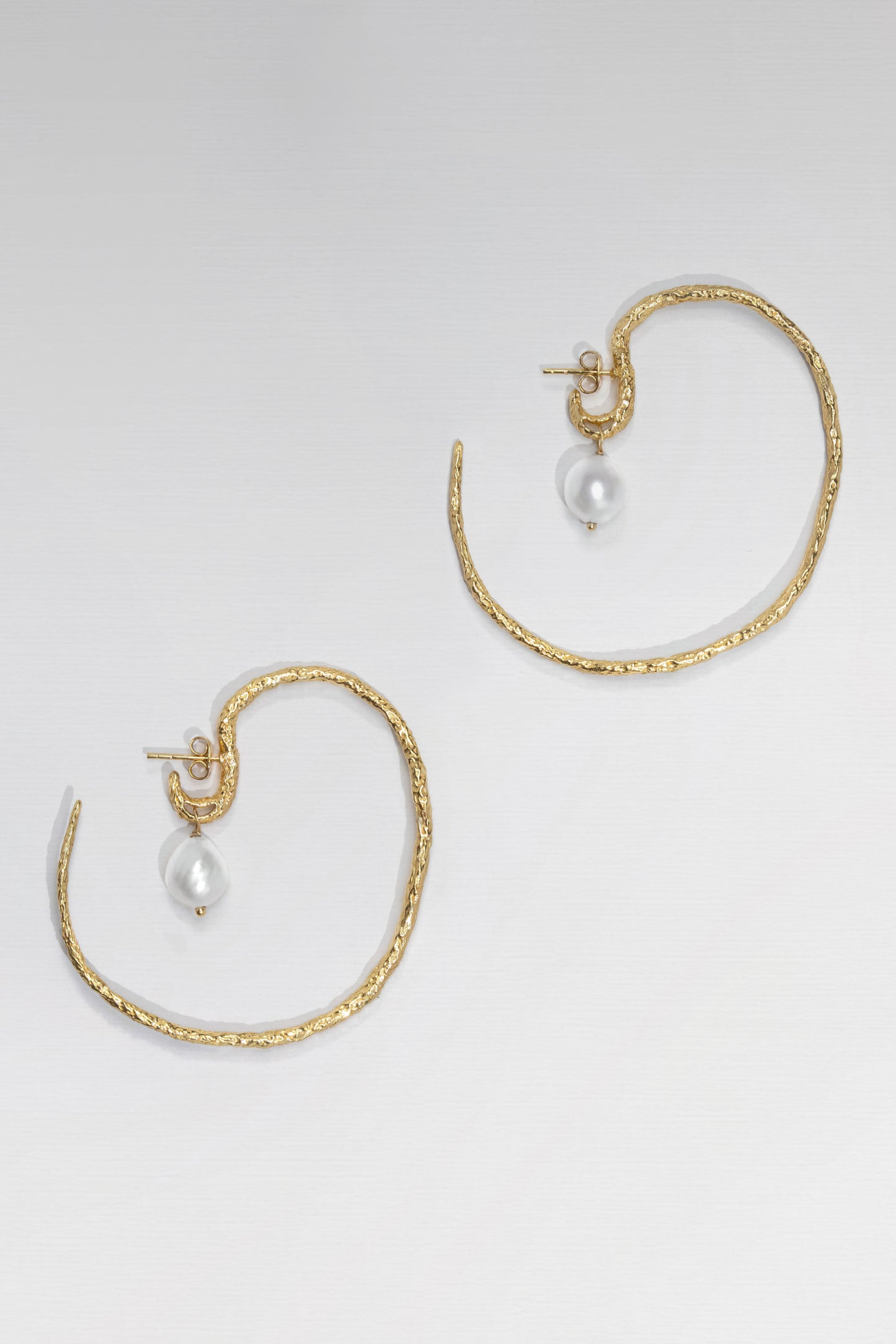 Aphrodite hoops