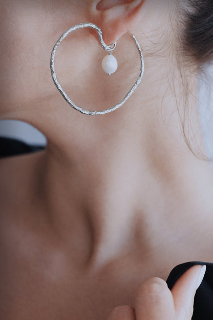 Aphrodite hoops